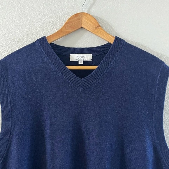 Men's Turbury SZ Large Merino Wool Sweater Vest  (Navy Blue Color) Soft - Picture 3 of 10